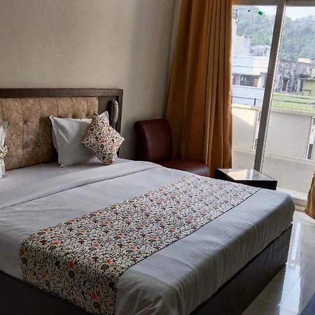 Hotel Bagga Kuteer Haridwar Bagian luar foto