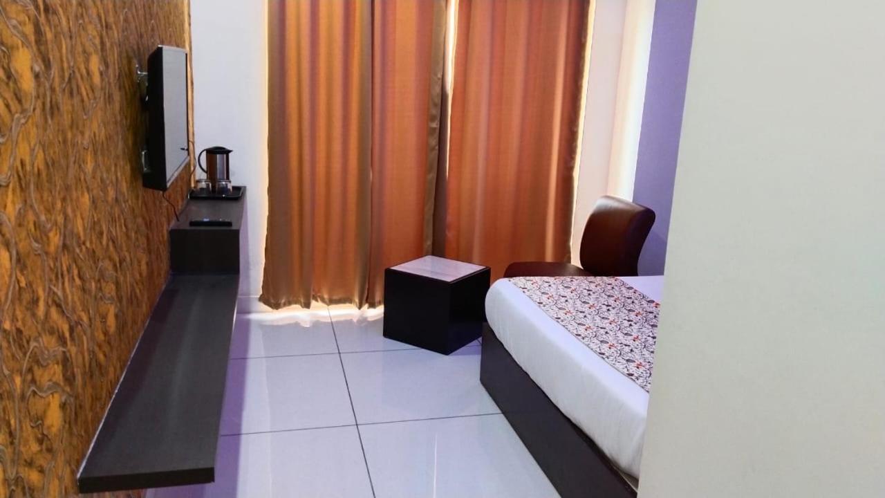 Hotel Bagga Kuteer Haridwar Bagian luar foto